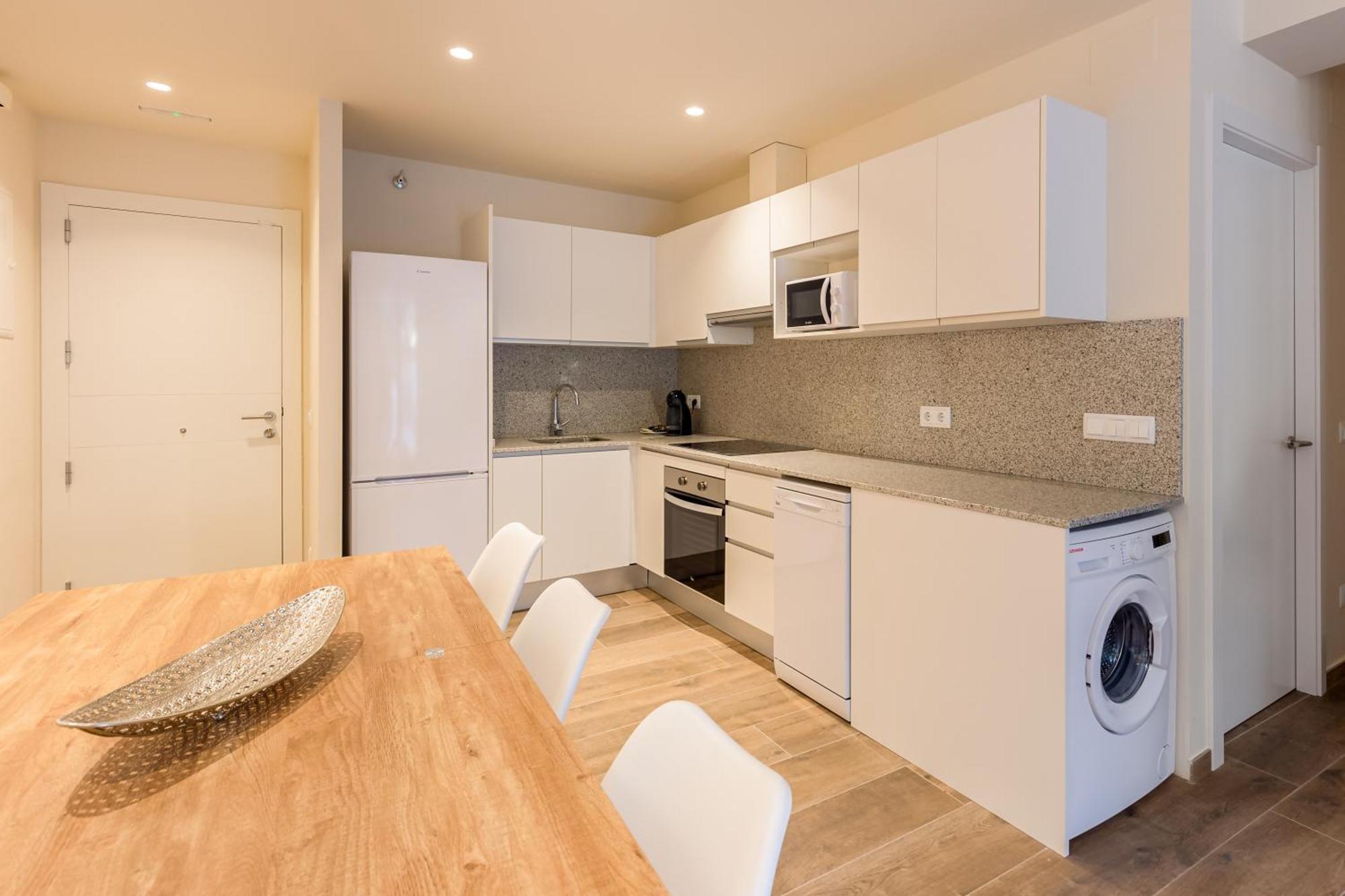 Besalú 11 Moderno apartamento con AC en la plaza Bagian luar foto