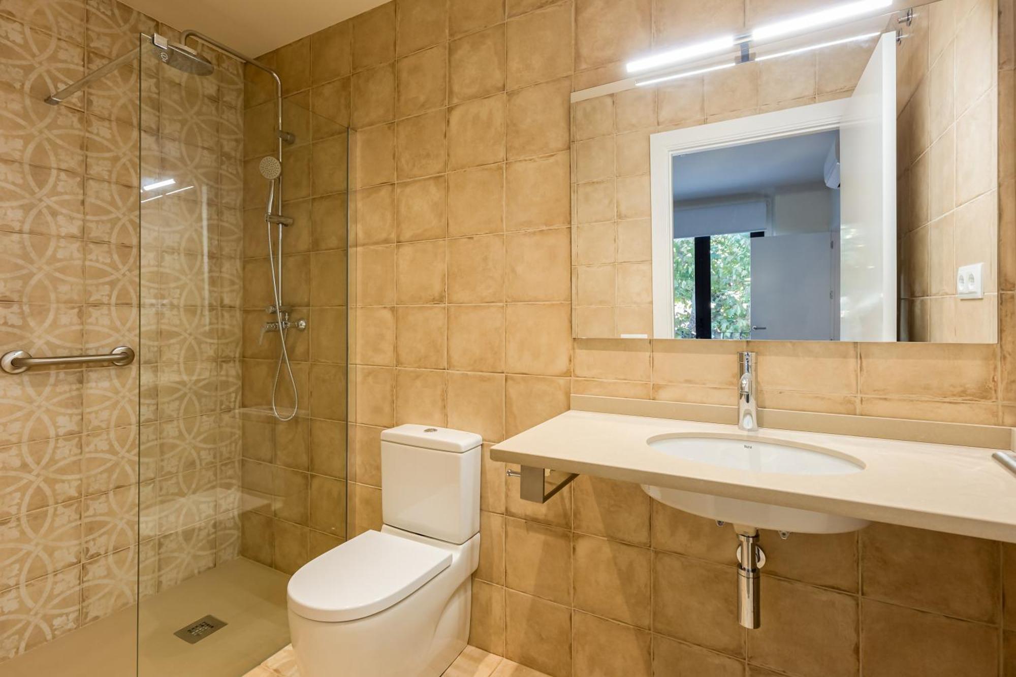 Besalú 11 Moderno apartamento con AC en la plaza Bagian luar foto