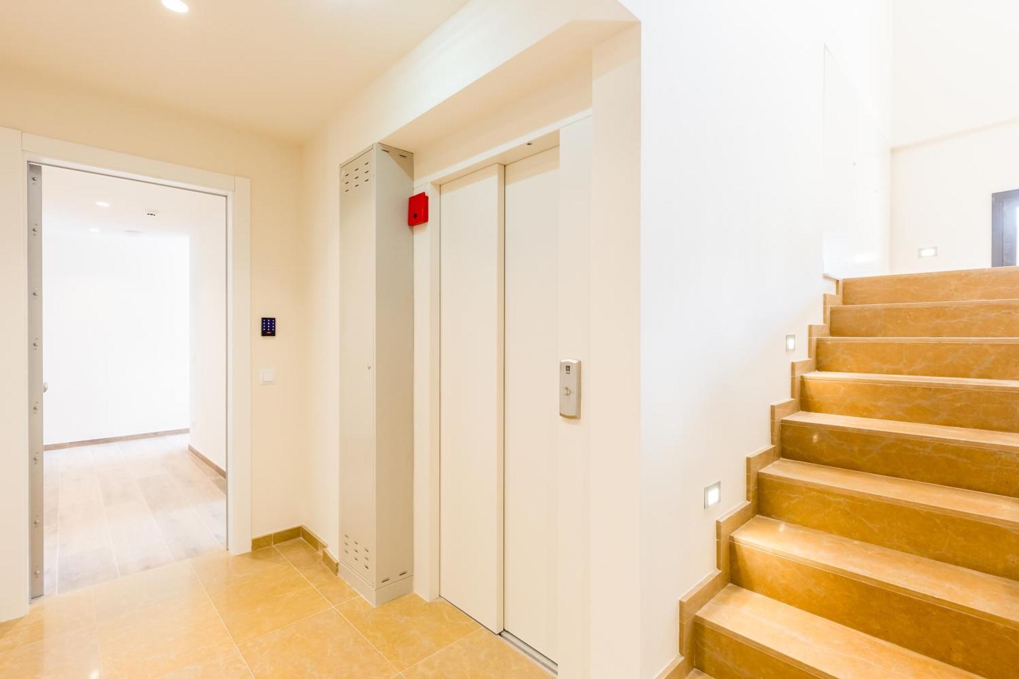Besalú 11 Moderno apartamento con AC en la plaza Bagian luar foto