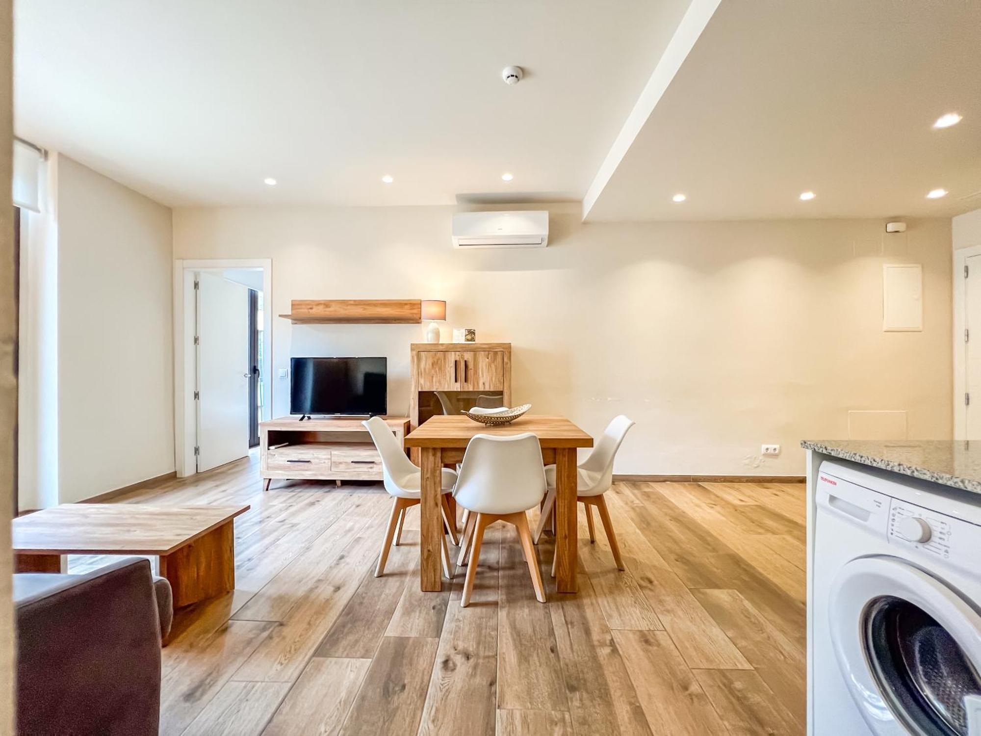 Besalú 11 Moderno apartamento con AC en la plaza Bagian luar foto