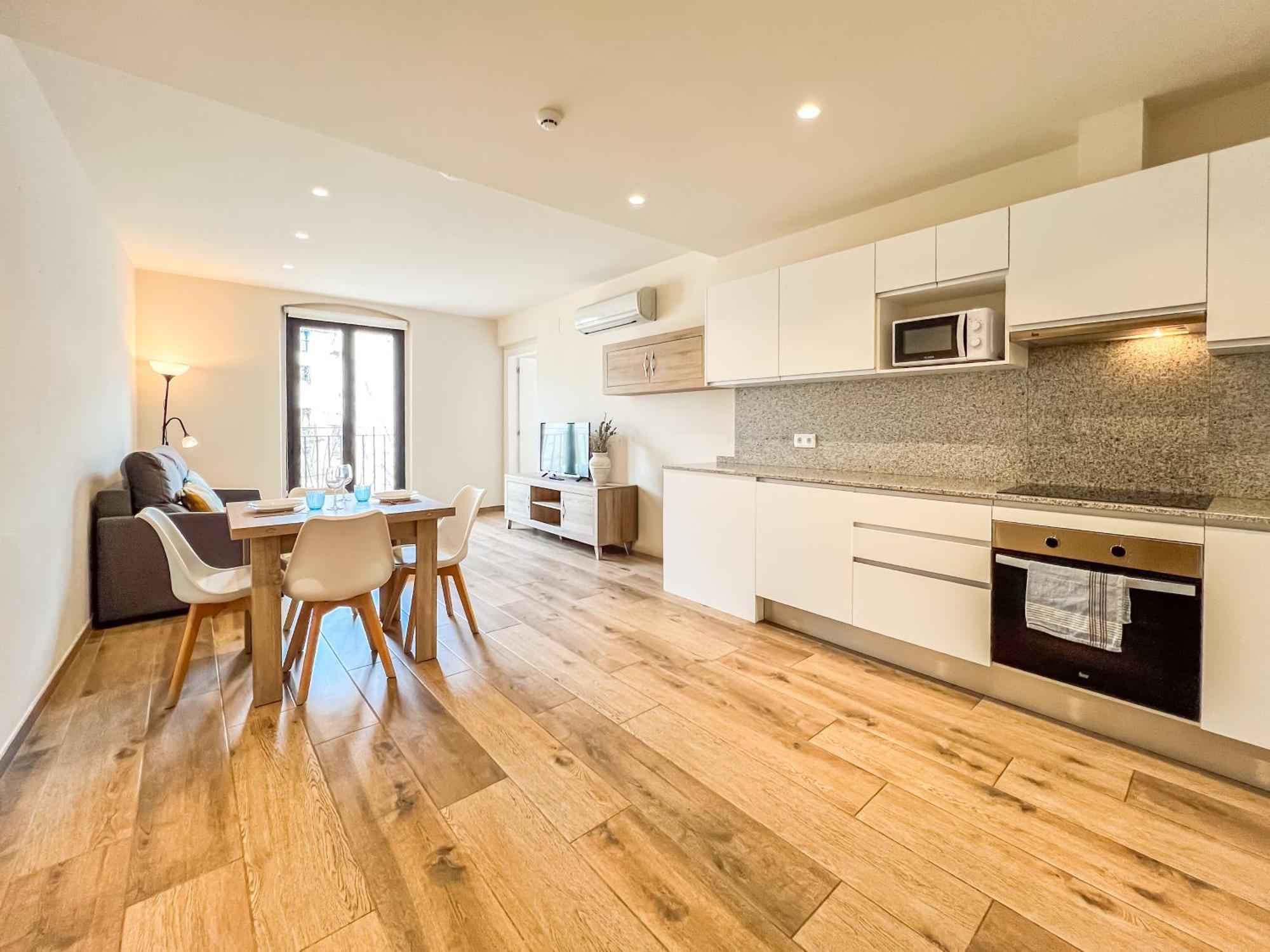 Besalú 11 Moderno apartamento con AC en la plaza Bagian luar foto