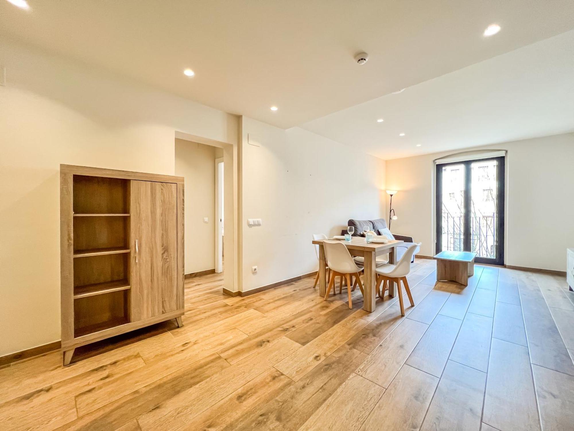 Besalú 11 Moderno apartamento con AC en la plaza Bagian luar foto