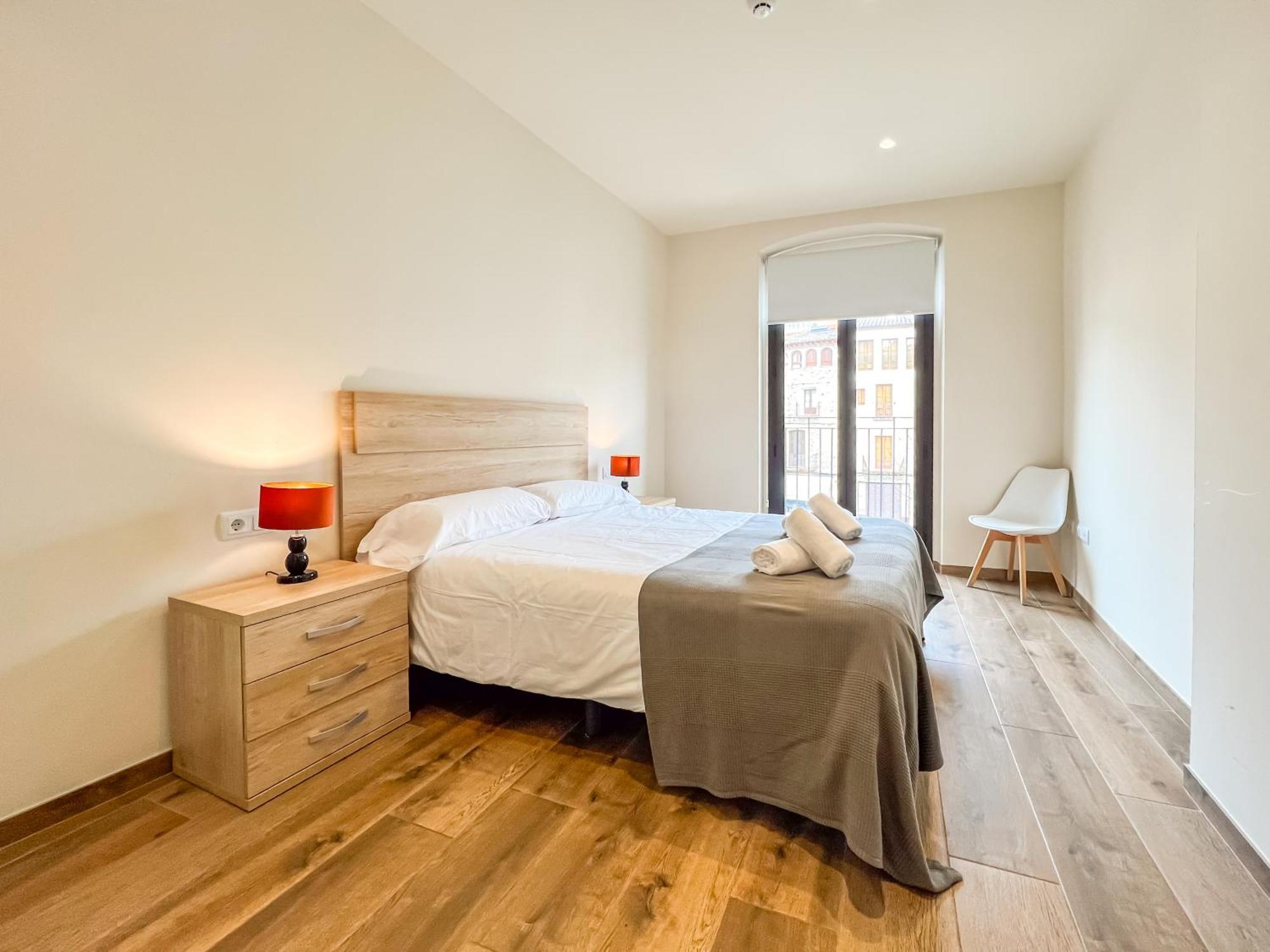 Besalú 11 Moderno apartamento con AC en la plaza Bagian luar foto