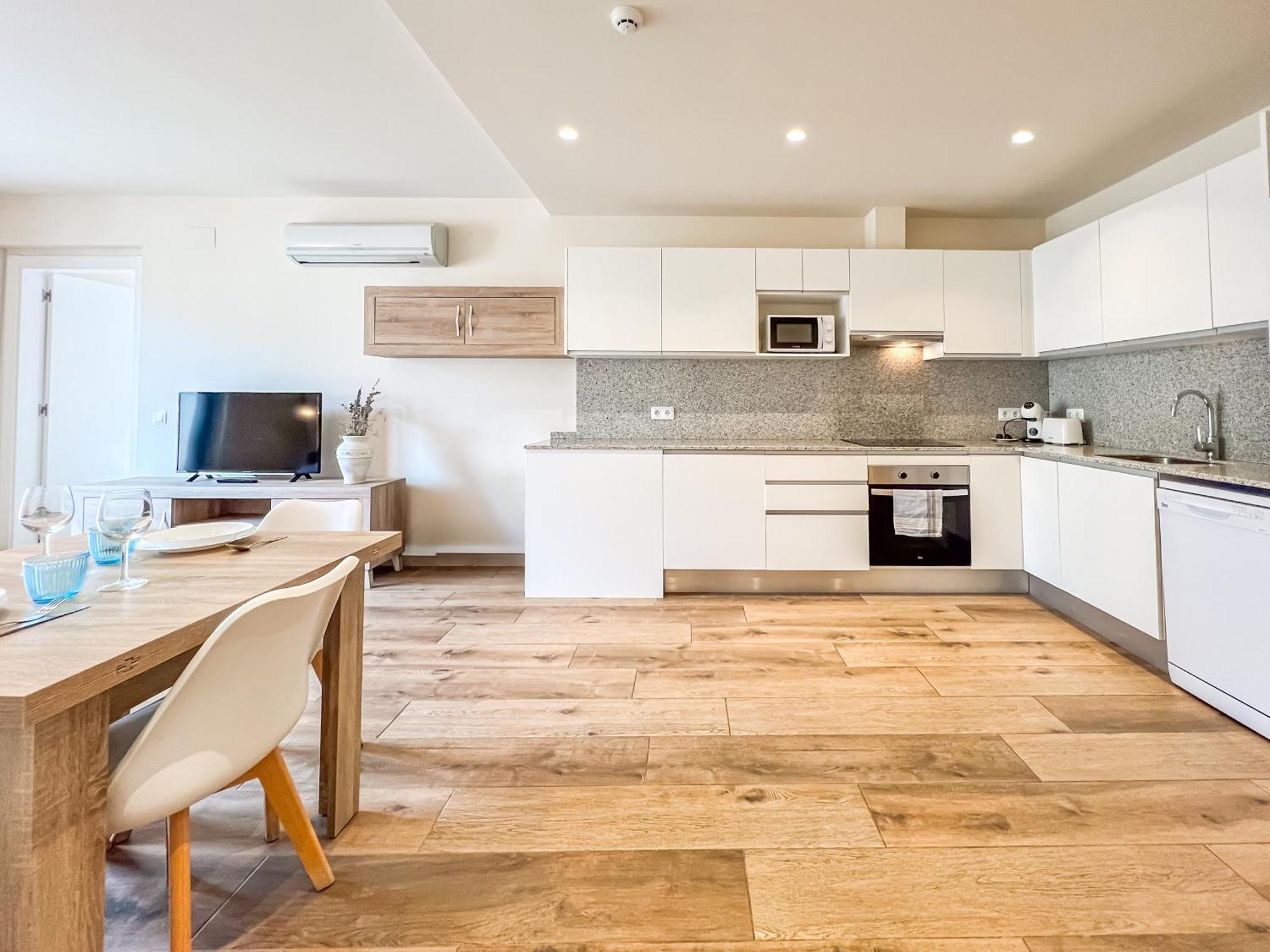 Besalú 11 Moderno apartamento con AC en la plaza Bagian luar foto